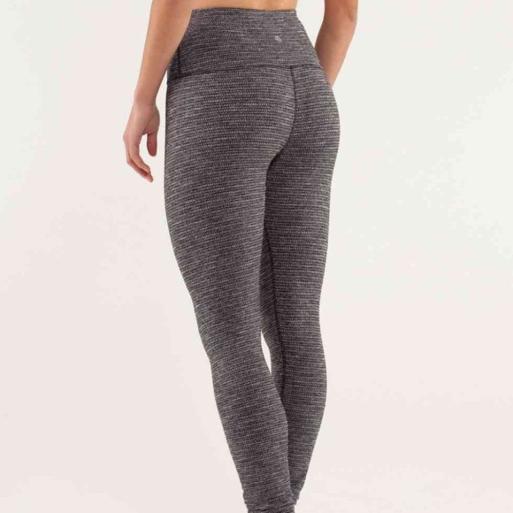 Grey Lululemon low rise leggings
